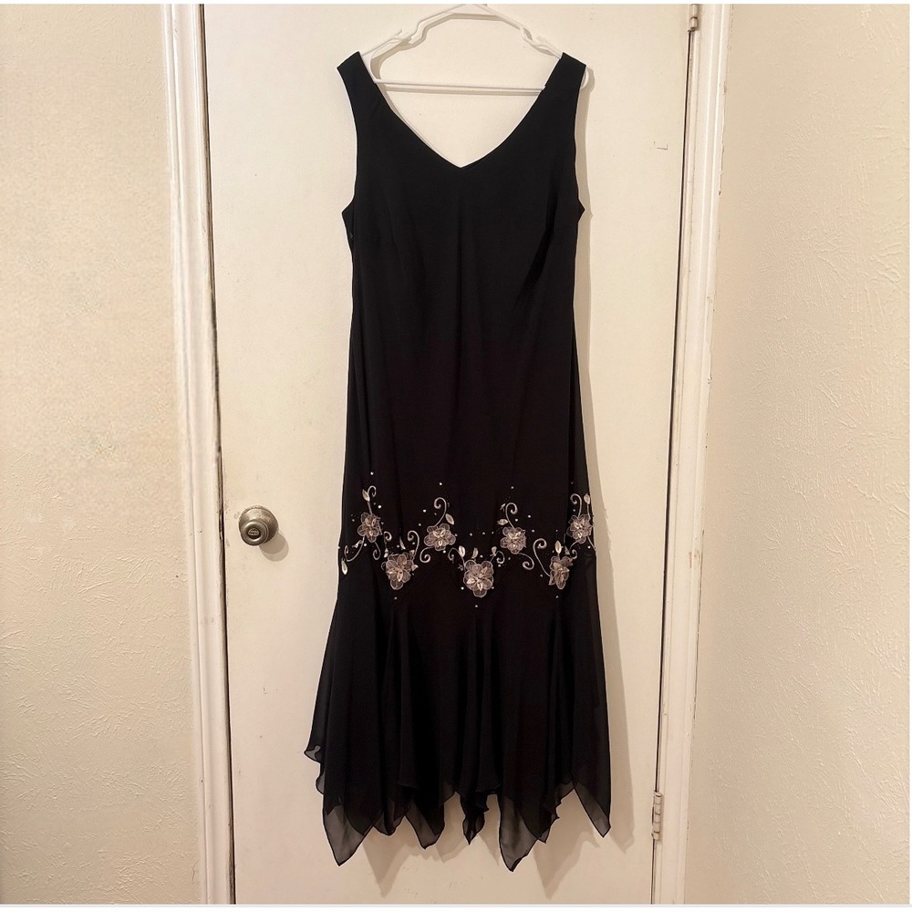 Black Embroidered Floral Beaded Handkerchief Hem Maxi Dress Fairy Chiffon Sz 20W